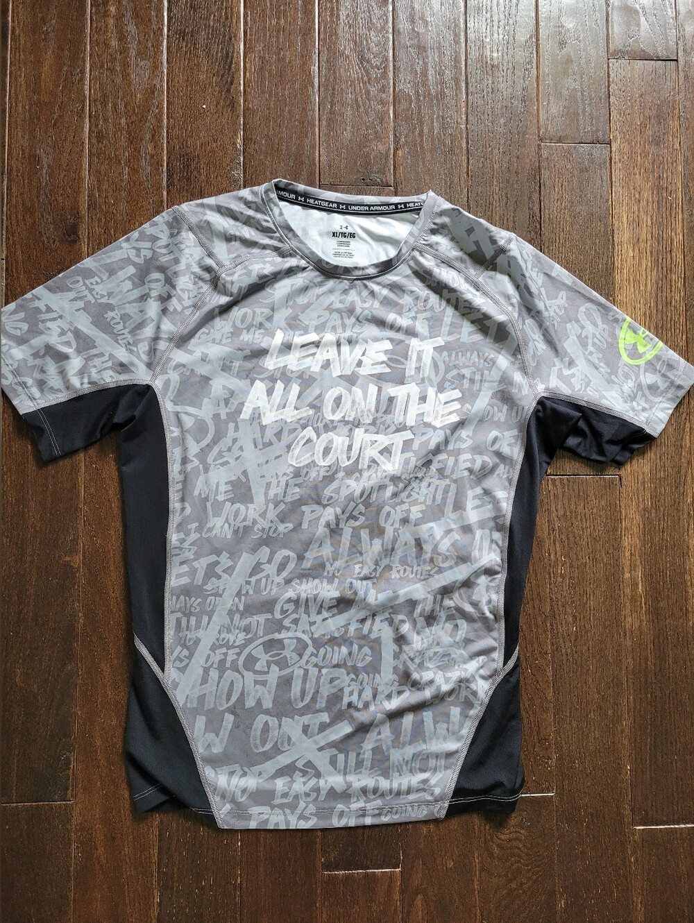 Under Armour youth XL, base layer, short sleeve, like new